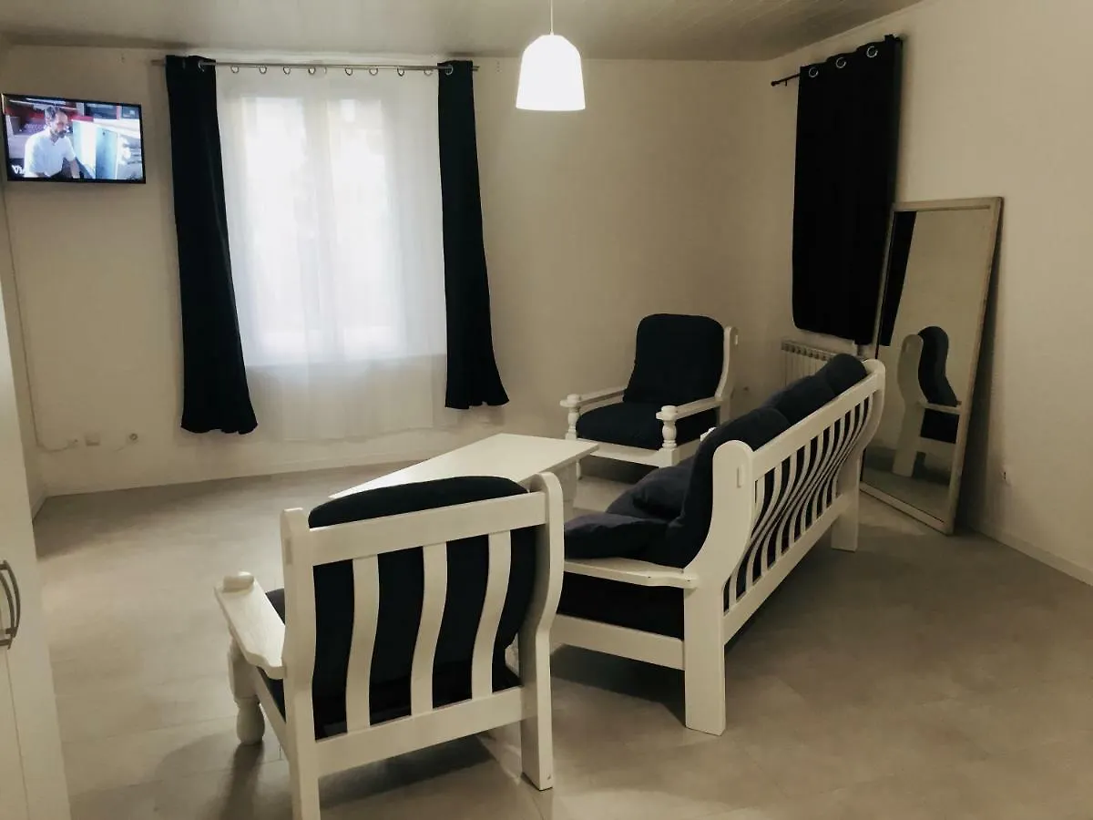 Apartment Villa Bigorra Lourdes Centre Le Sanctuaire La Grotte , Parking