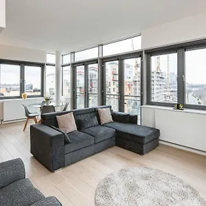 https://apt-beautiful-penthouse-with-private-terrace-in.cambridgehotelsuk.com