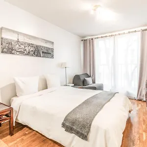 https://champs-elysees-flat.fr-paris.fr